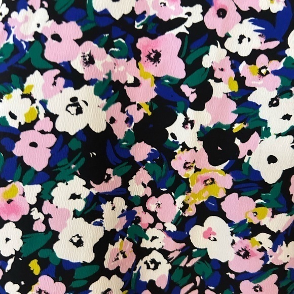 Halogen Scallop‎ Floral Top - Picture 6 of 7